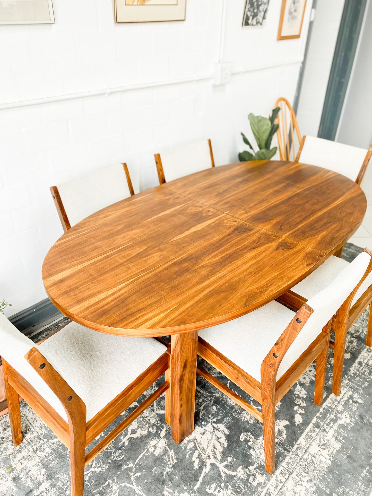 Mid Century Extendable Dining Table and 6 Dining Chair Set
