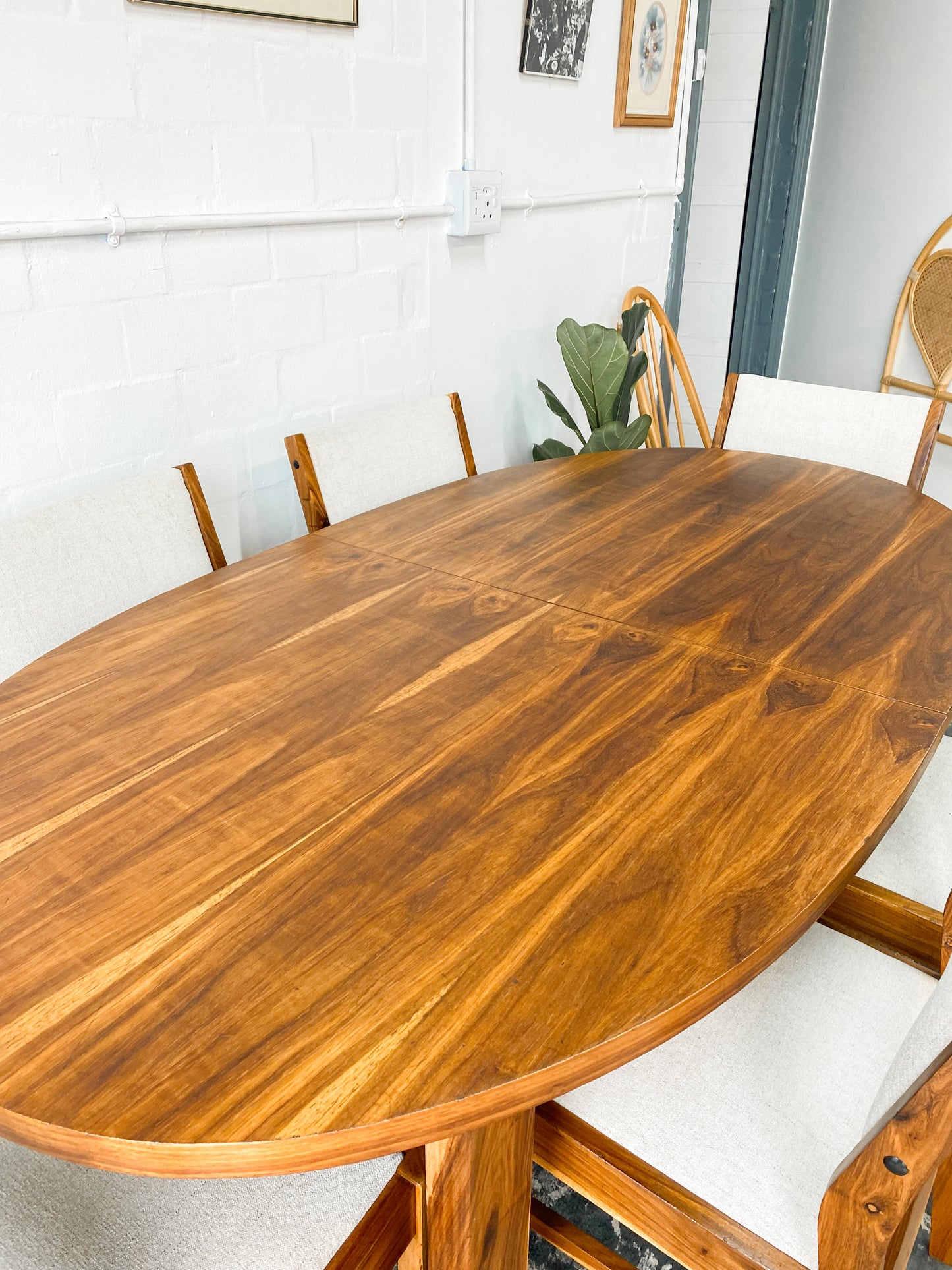 Mid Century Extendable Dining Table and 6 Dining Chair Set