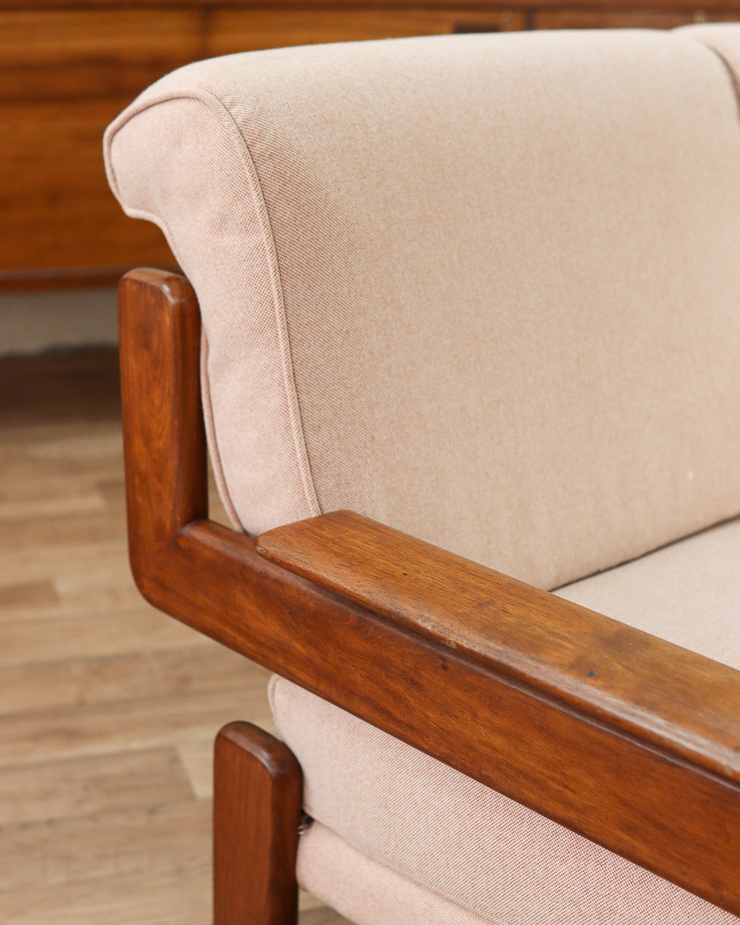 Retro Grafton Everest Couch