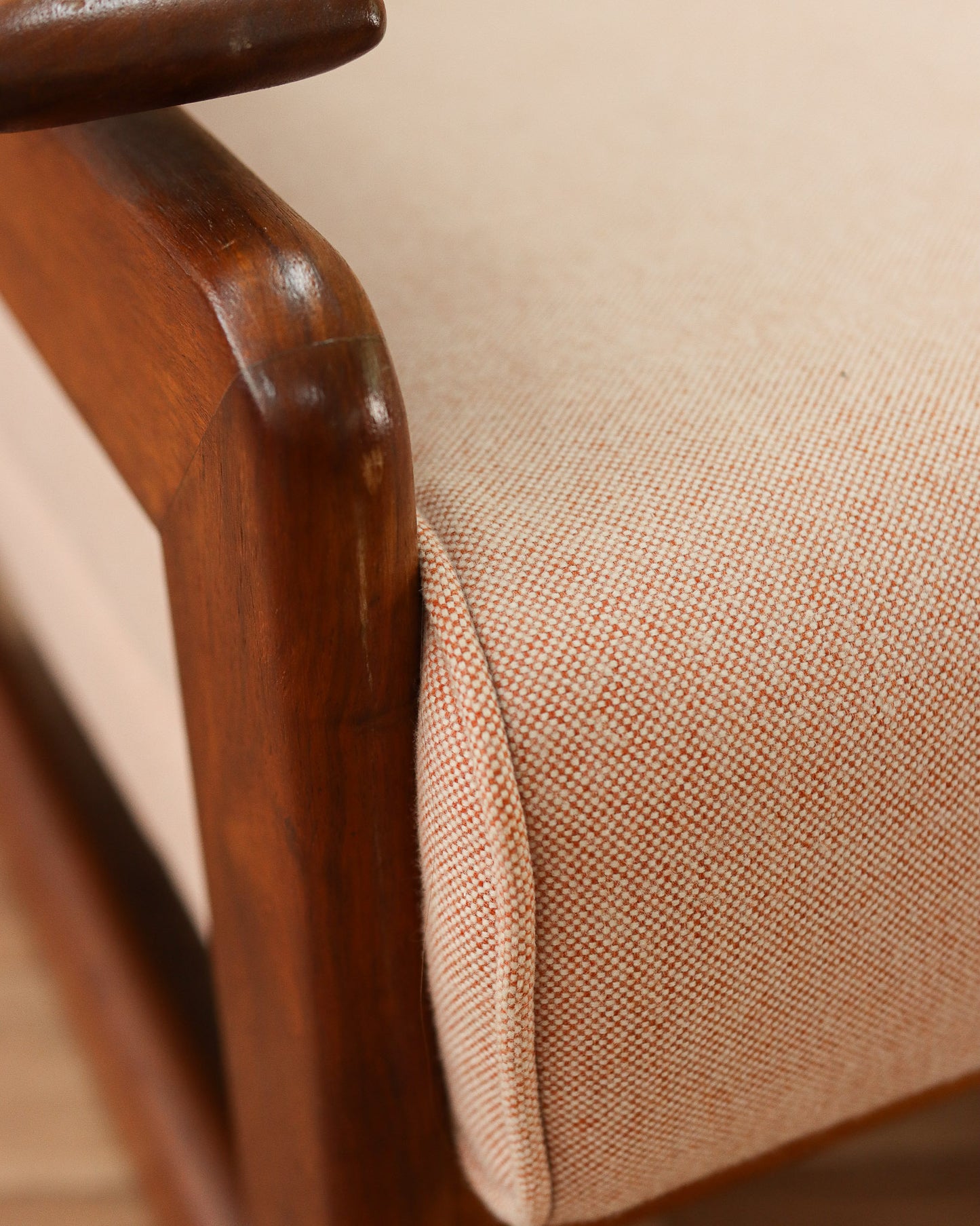 Retro Grafton Everest Couch