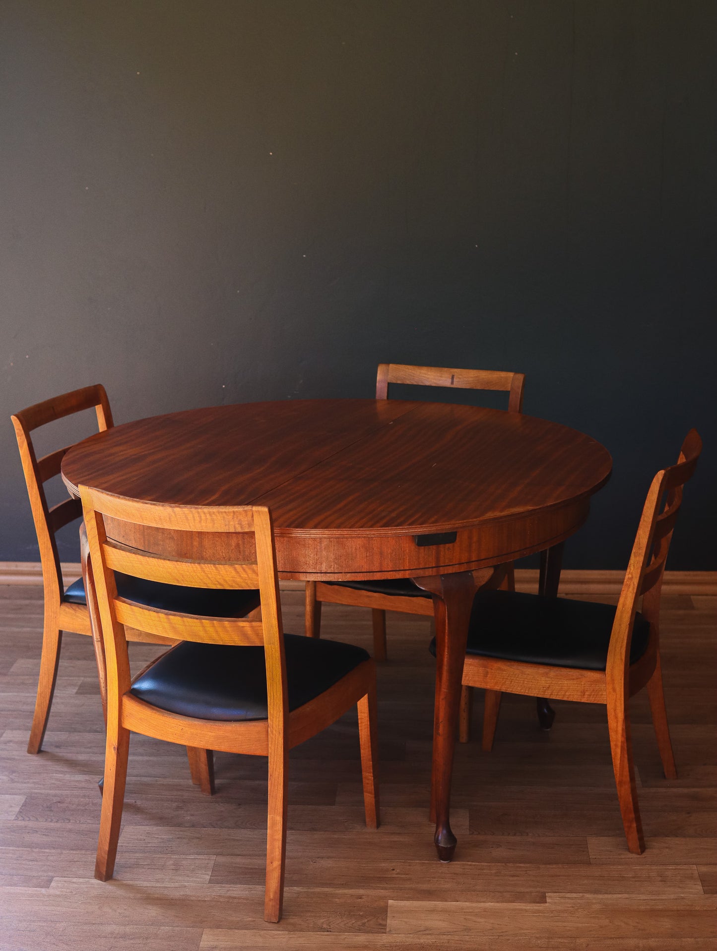 Greaves & Thomas Extendable Dining Table