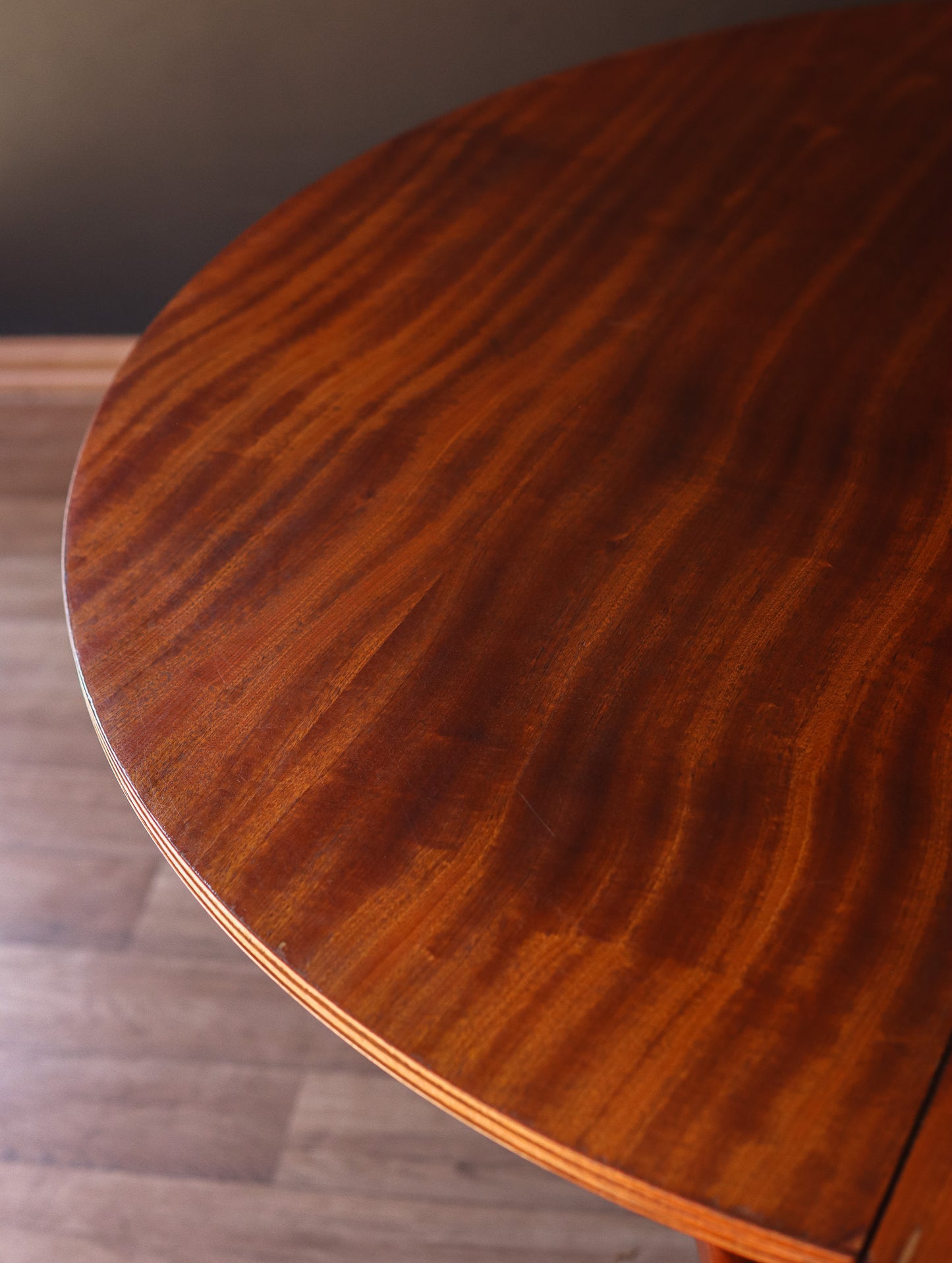 Greaves & Thomas Extendable Dining Table