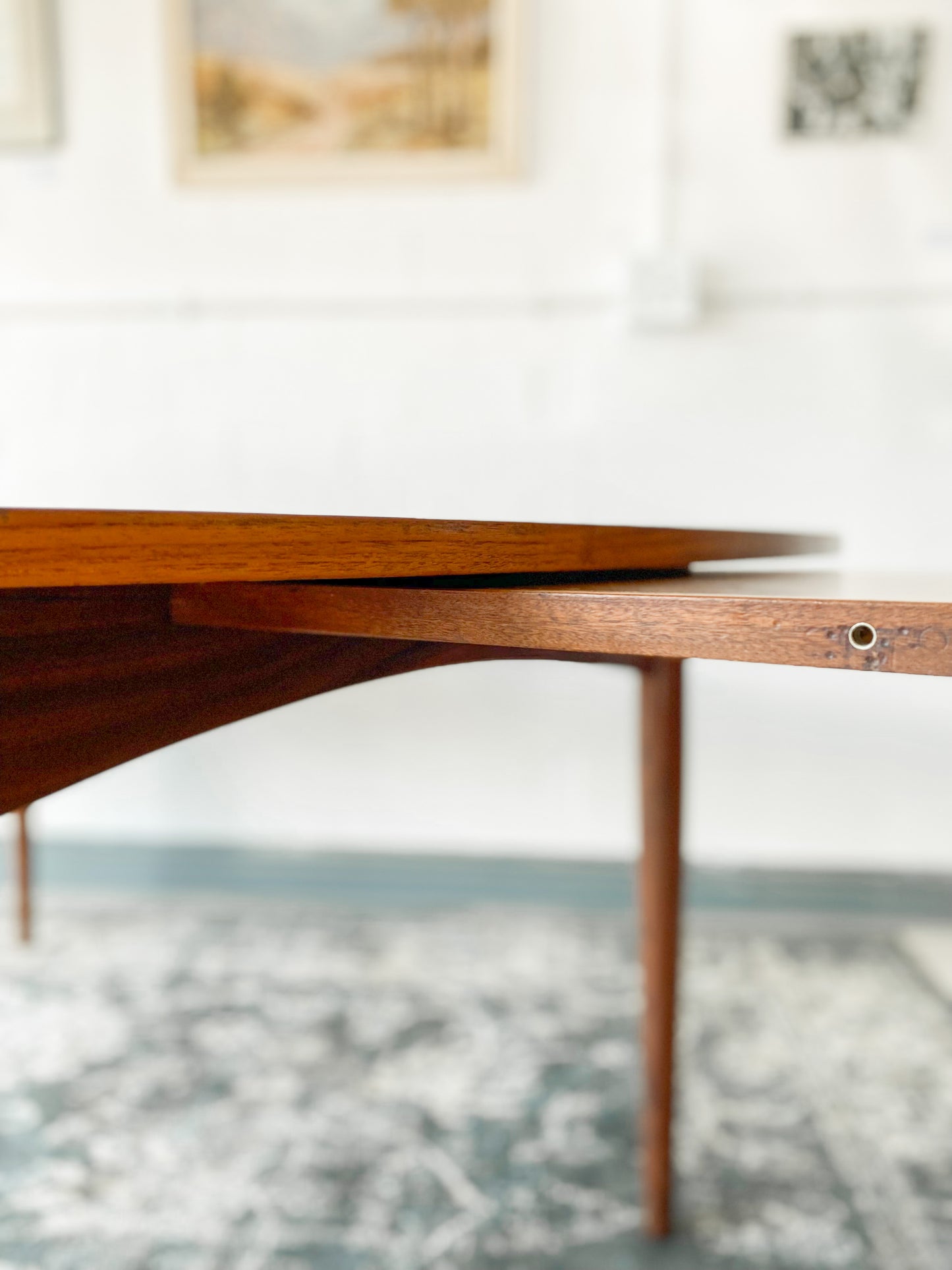 Frystark Extendable Dining Table