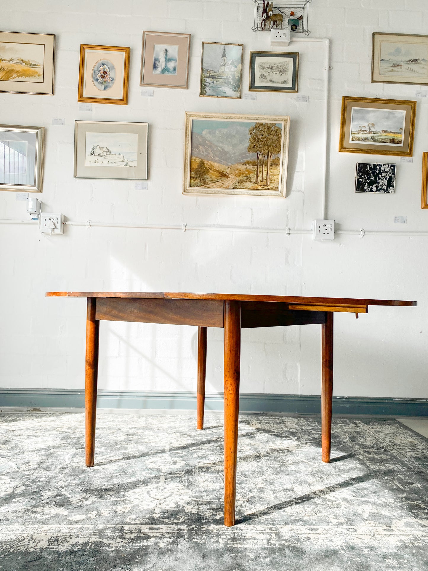Mid Century Extendable Dining Table