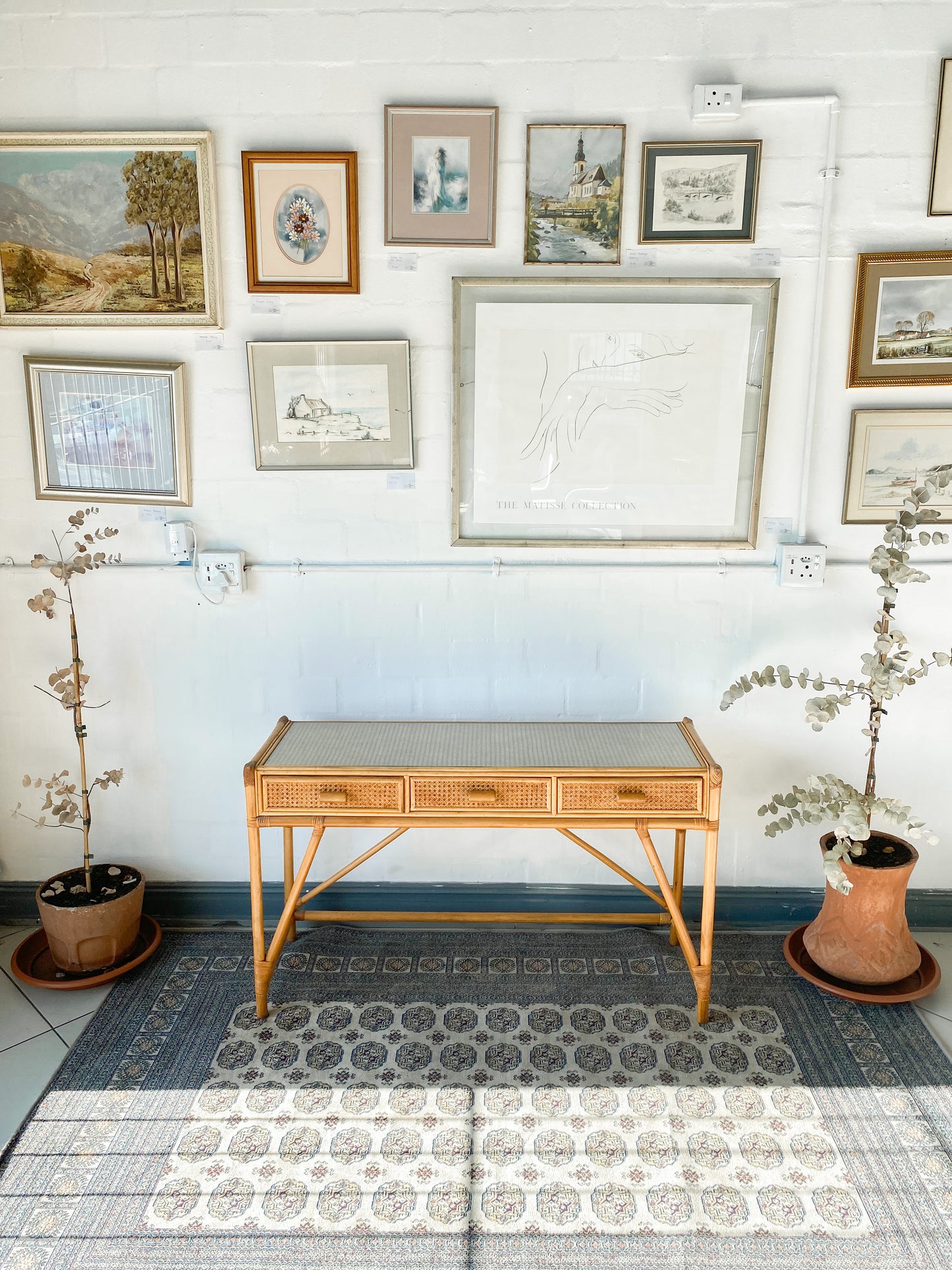 Cane Dresser