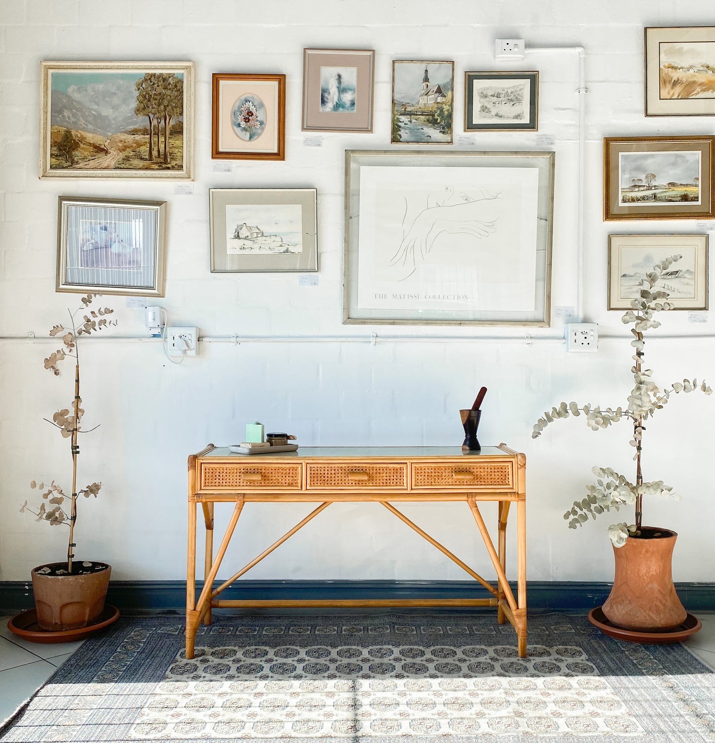 Cane Dresser