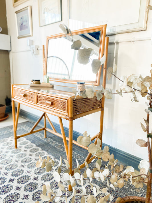 Cane Dresser