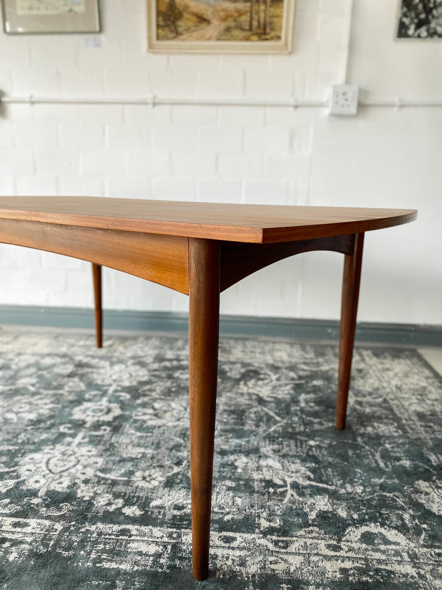 Frystark Extendable Dining Table