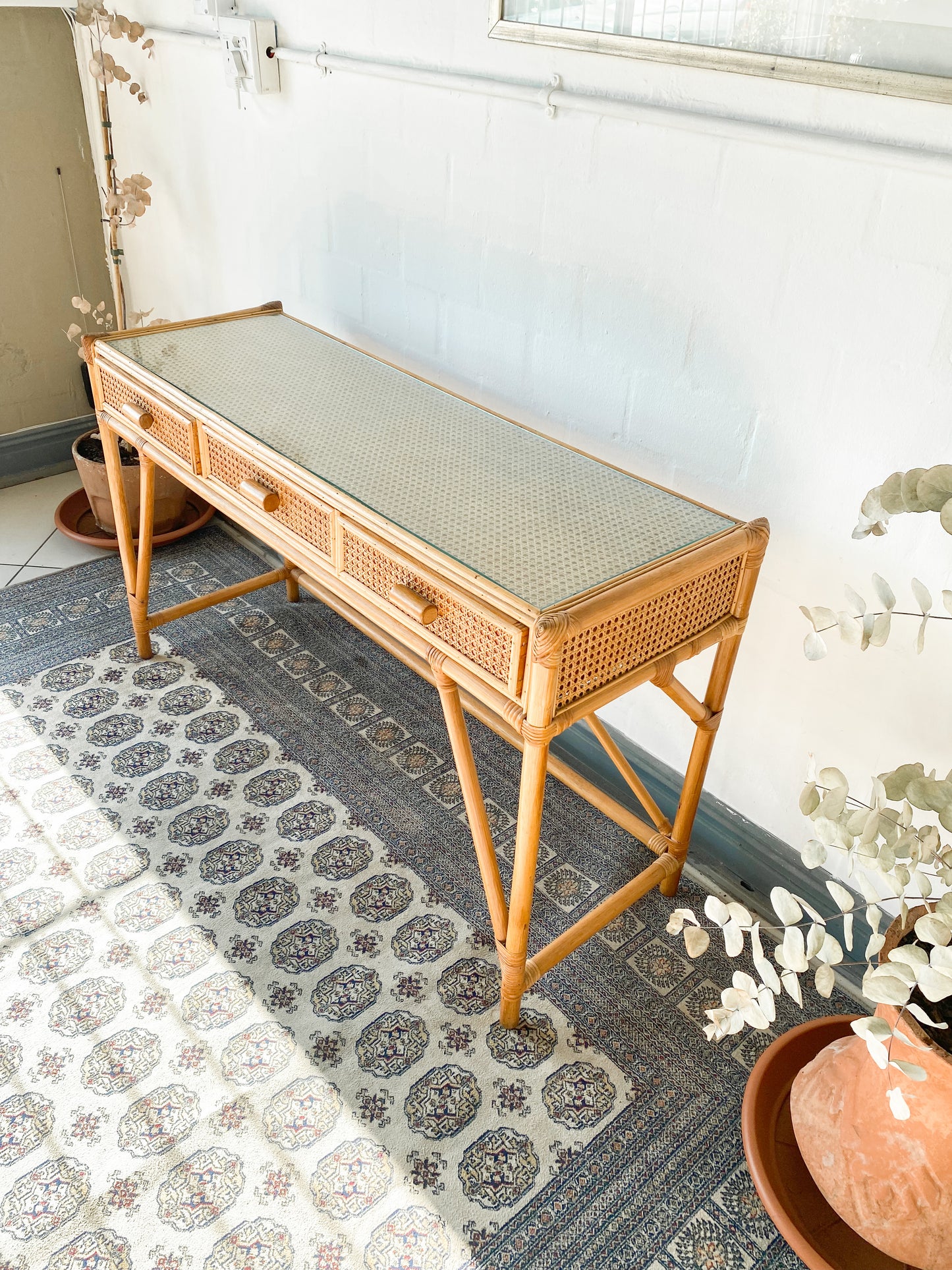 Cane Dresser