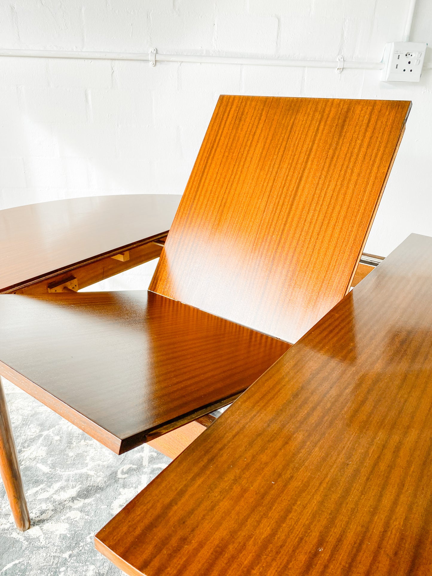 Mid Century Extendable Dining Table