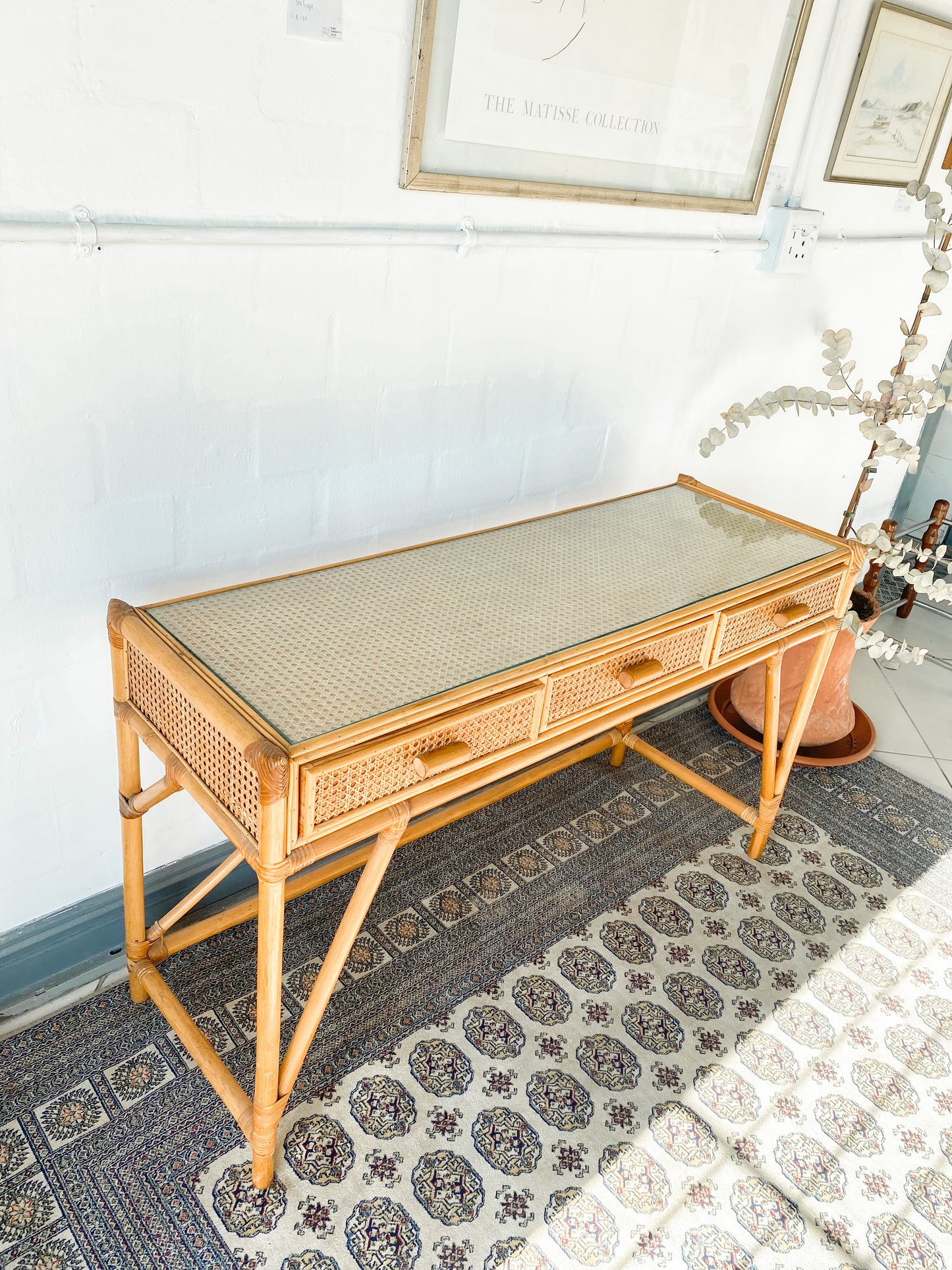 Cane Dresser