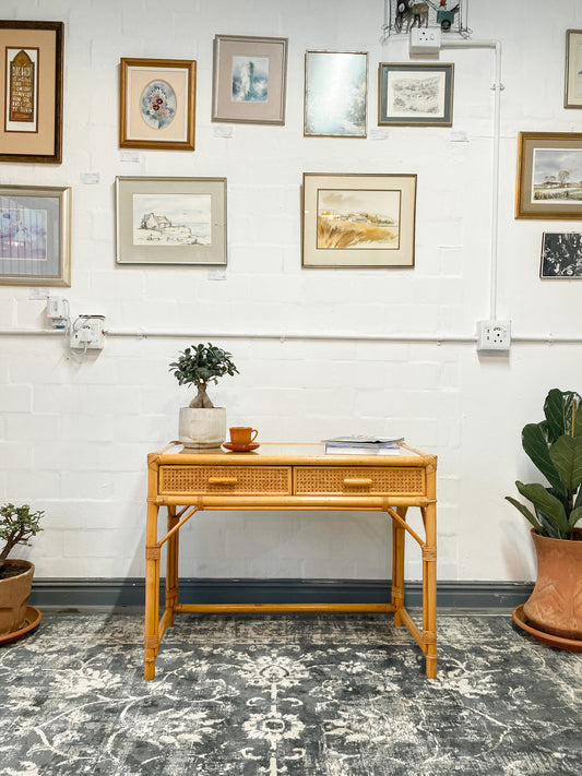 Cane Dresser