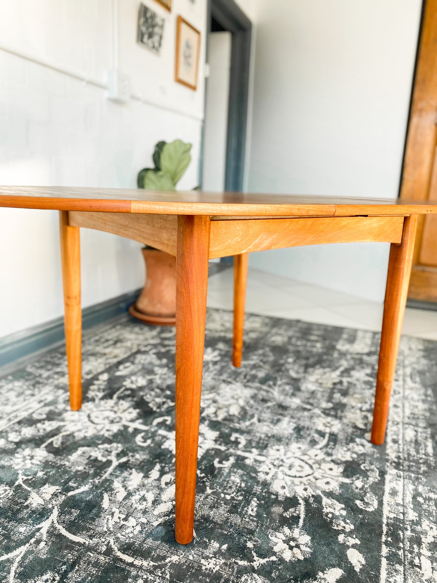 Mid-Century Extendable Dining Table