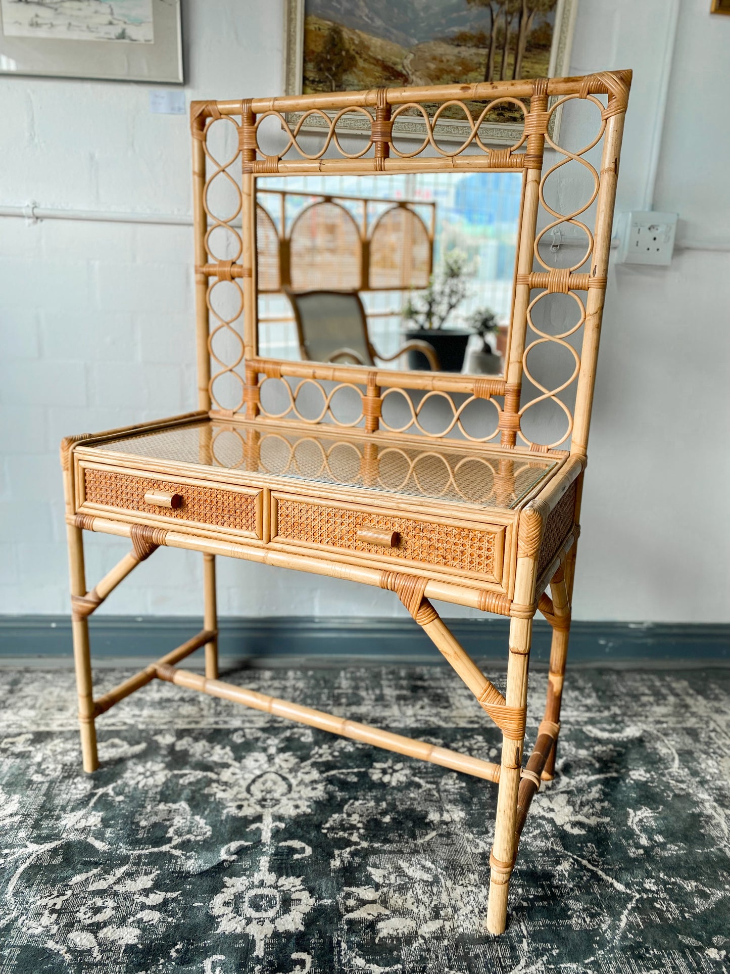 Cane Dresser
