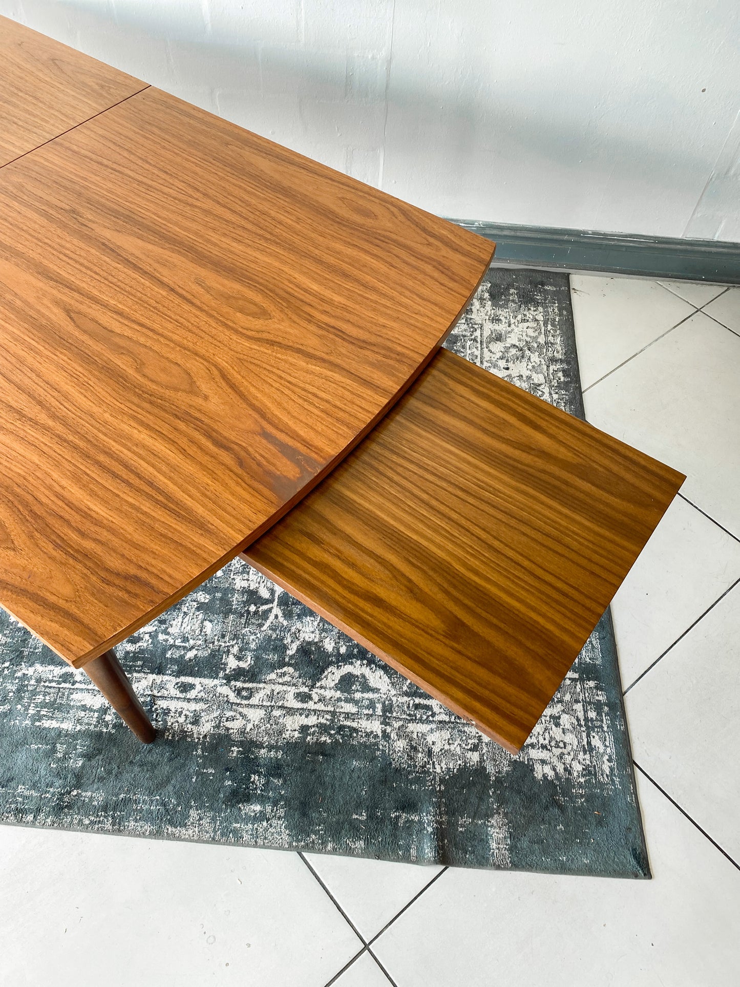 Frystark Extendable Dining Table