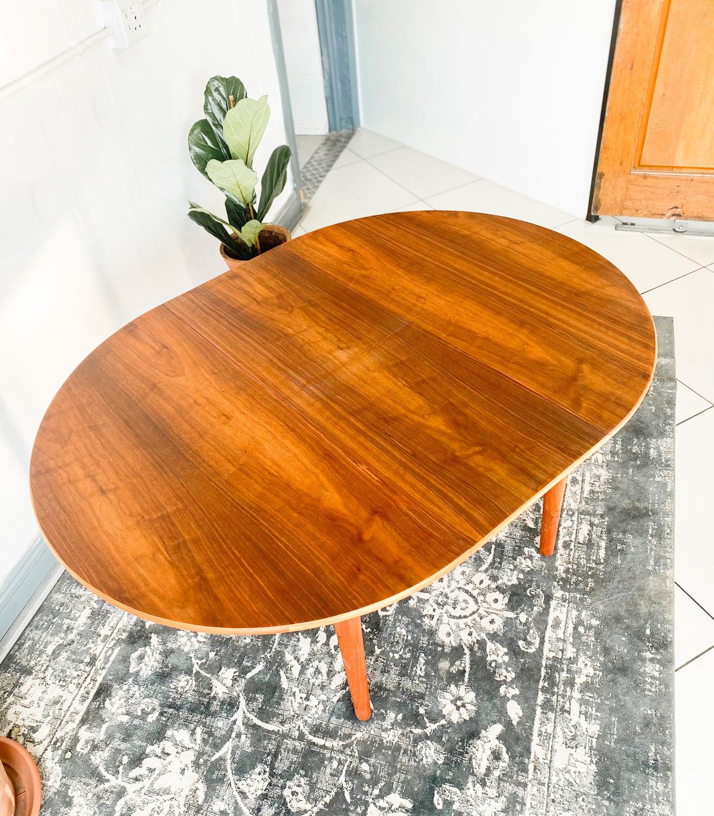 Mid-Century Extendable Dining Table