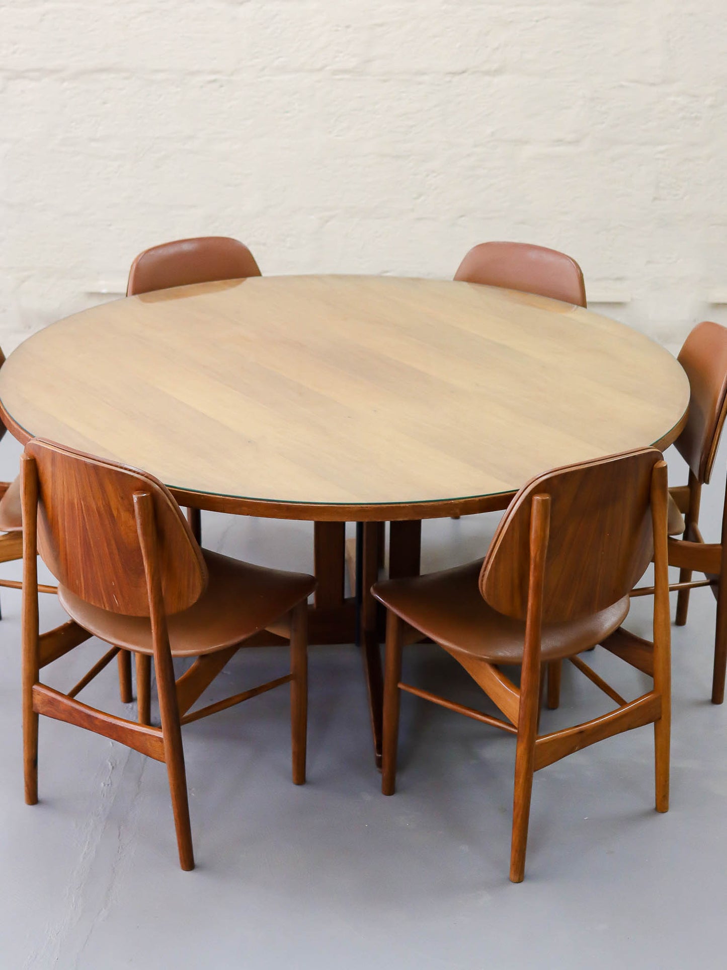Mid-century Round Dining Table with Glass Top