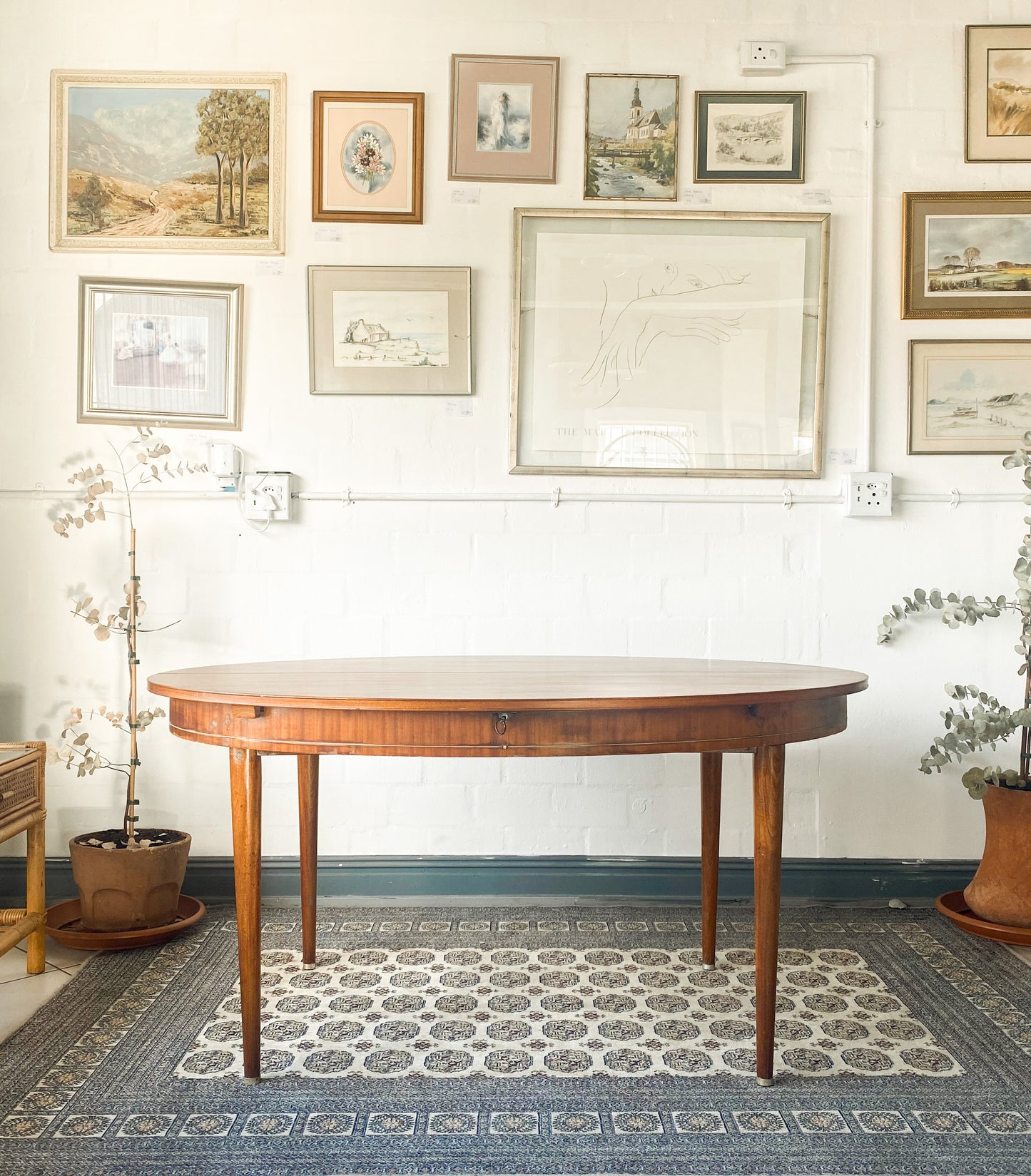 Extendable Dining Table