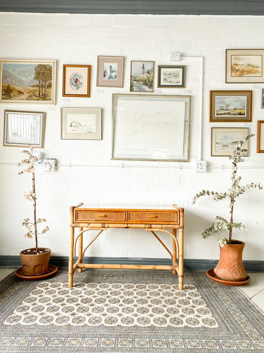 Cane Dresser